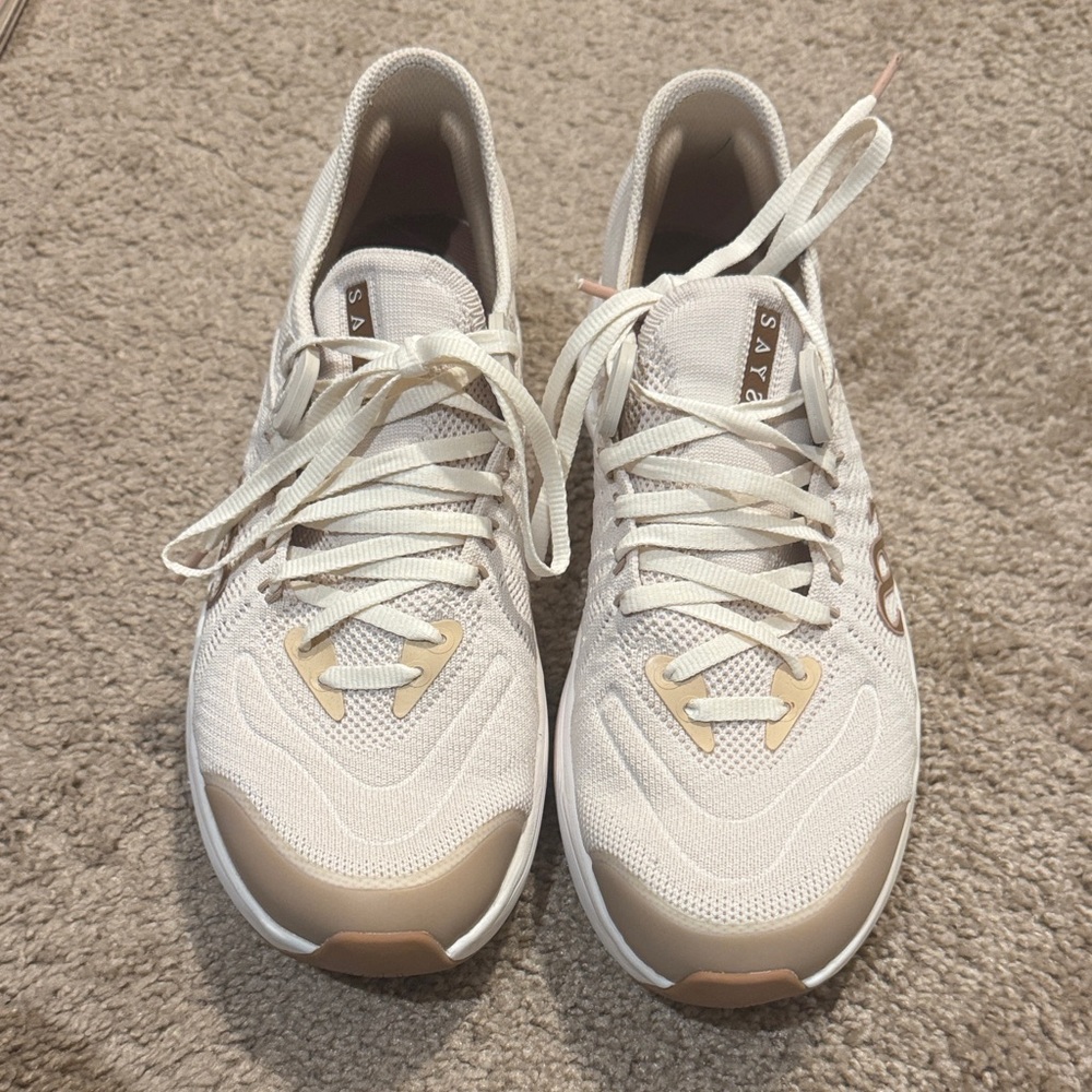 Saysh Felix Runner in the “Avalanche” colorway